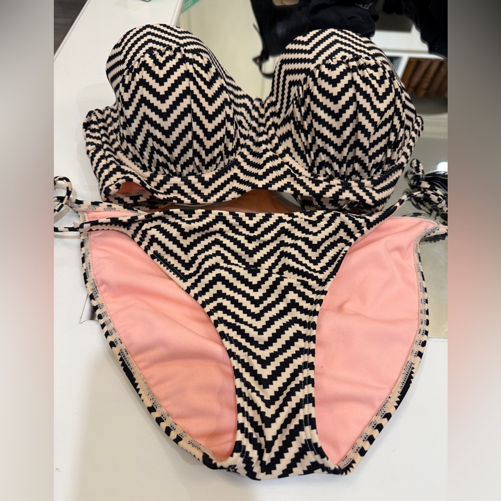 Black and peach Zigzag Bikini